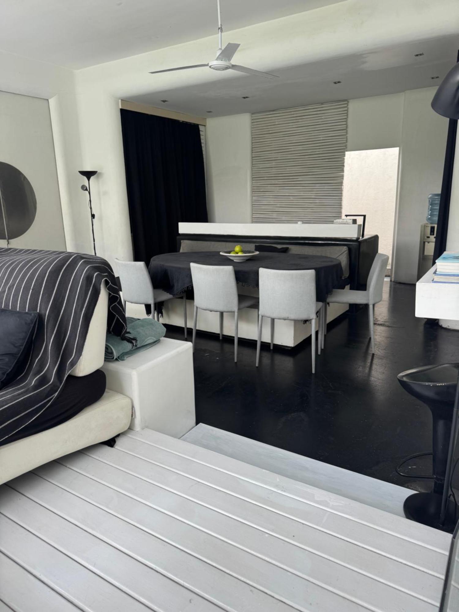Bella Lovelli Villa *